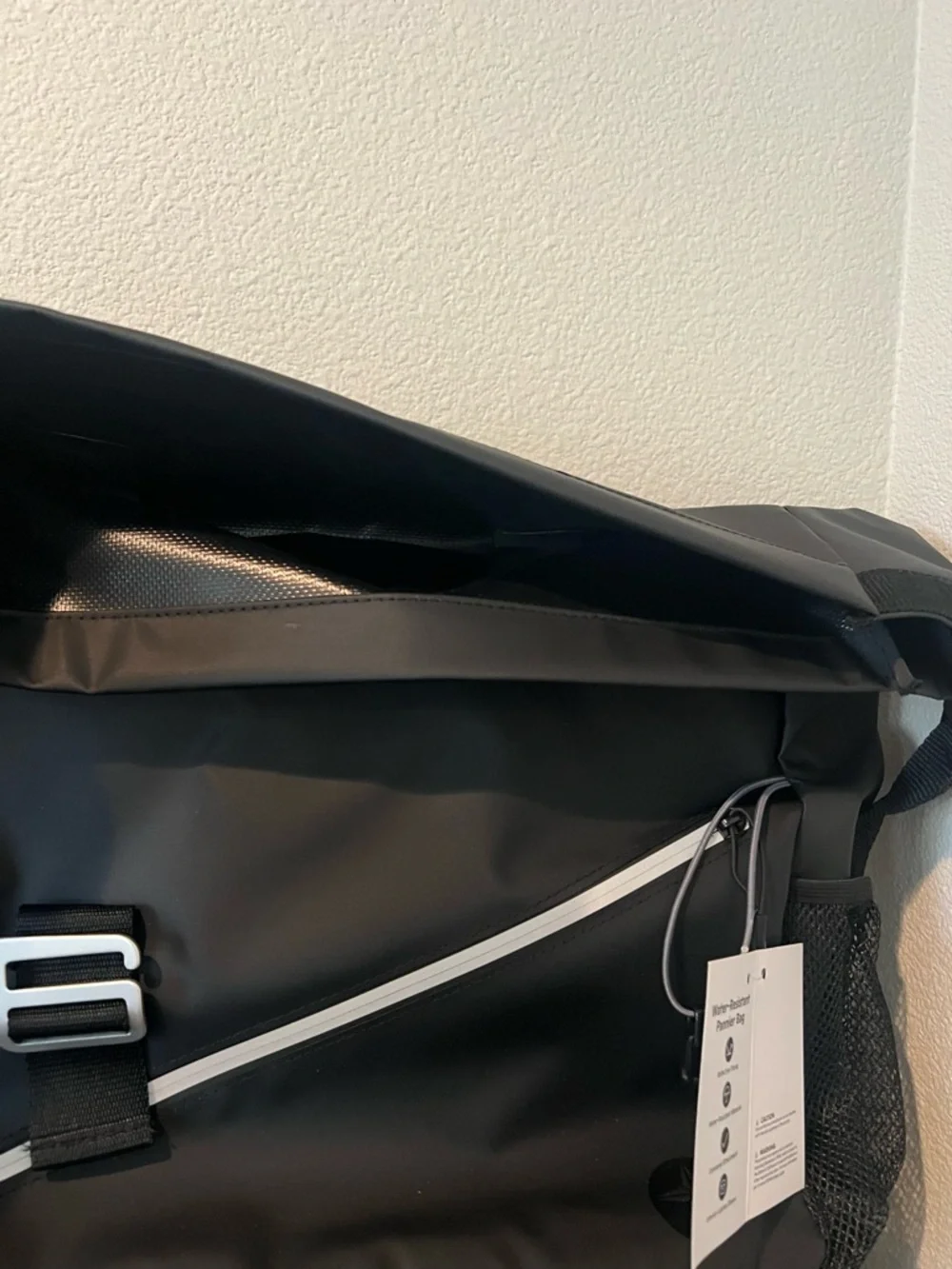 Schwinn Black Commuter Messenger Pannier Bag with Reflective Trim